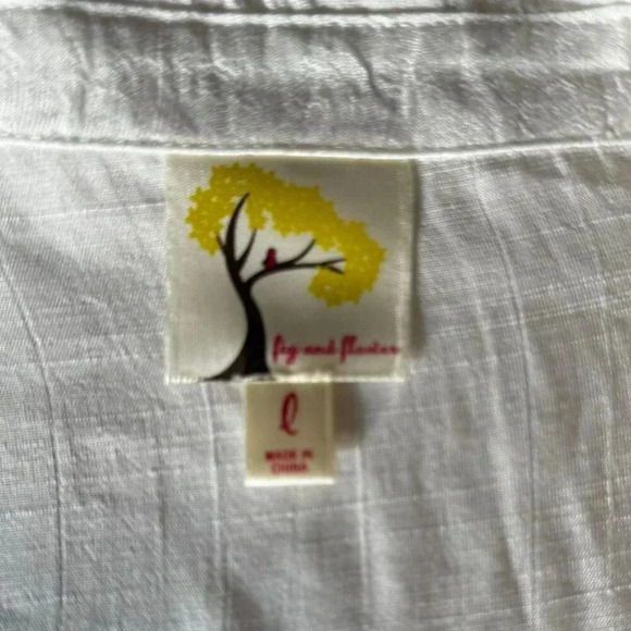 Fig and flower embroidered button-up top size L Tie front floral boho - Picture 9 of 10